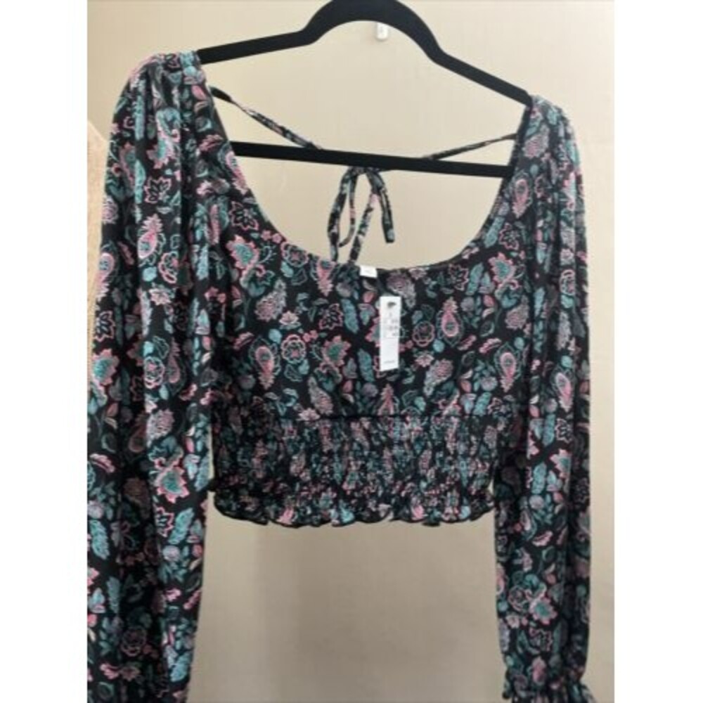 Topshop | Long sleeve black floral crop top smocked size 4/6 Small new With Tag